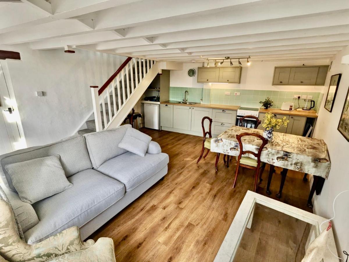 2 Stable Cottage, Llanbethery Llancarfan Bagian luar foto