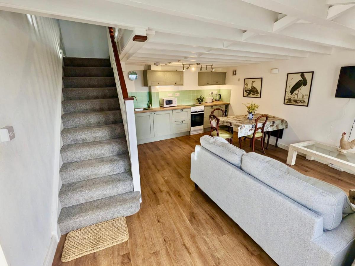 2 Stable Cottage, Llanbethery Llancarfan Bagian luar foto